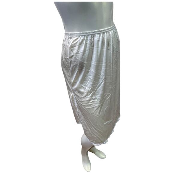 Vintage 90s Nylon Half Slip - Cream Antron III Lace Trim Skirt - Picture 10 of 14